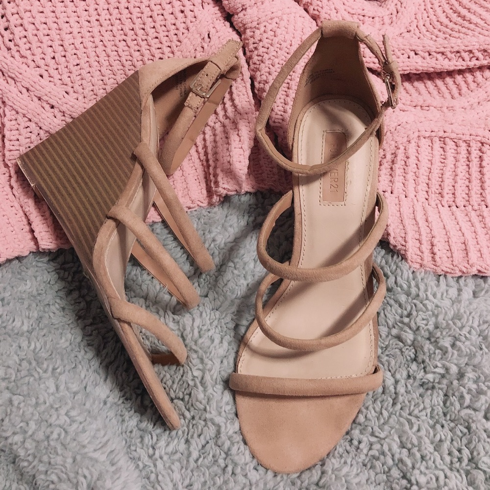 Chic Suede Strap Wedges | Nude